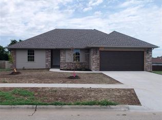 1054 S Tanner Dr, Springfield, MO 65802