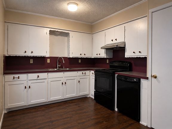 2nd image of 2111 Quail Run APT A