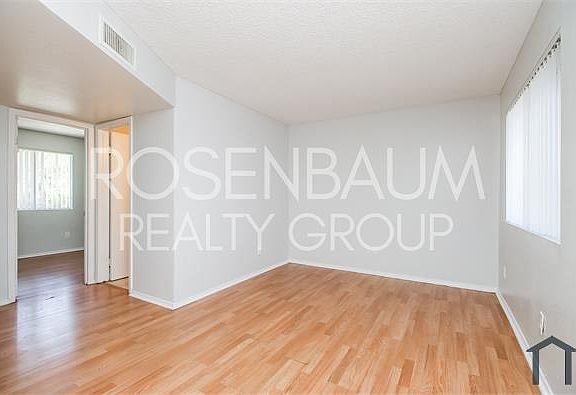 5th image of 1050 W University Dr APT 201