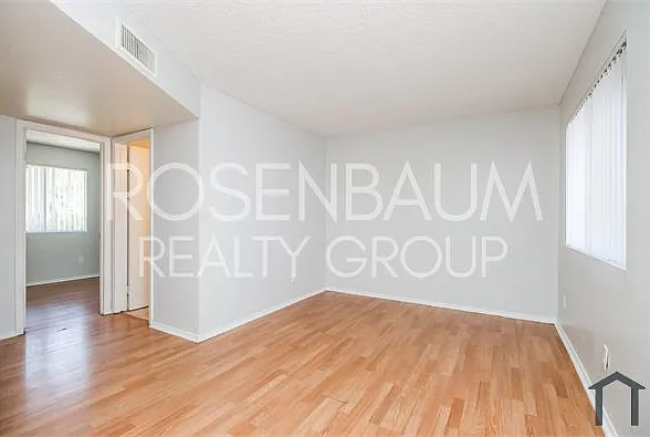 1050 W University Dr #201 — Photo 5