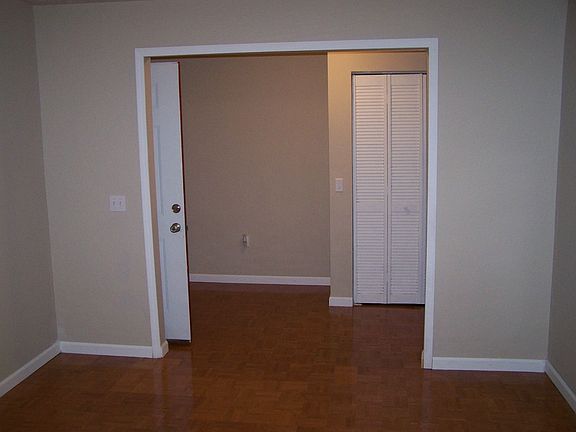 Living Room / Entryway