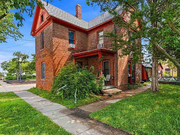 2nd image of 214 N Gilbert St