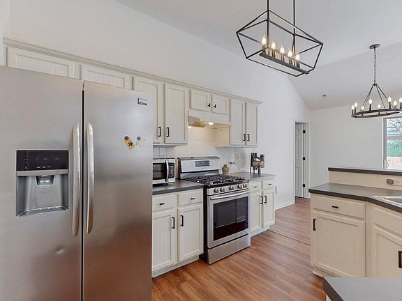 4th image of 2508 Willow Way