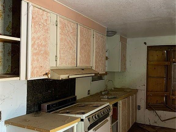 3rd image of 10575 S Tin Ln