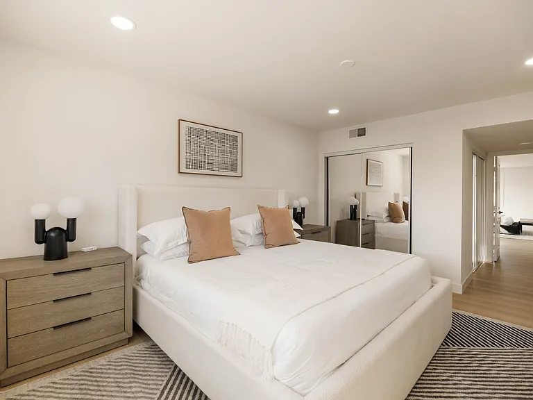 24262 Lysanda Dr — Photo 37