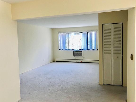 4th image of 5348 N Cumberland Ave APT 522