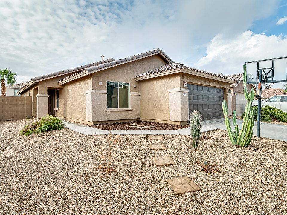 1st image of 13923 W Country Gables Dr