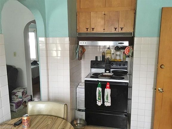 4th image of 8808 Denison Ave