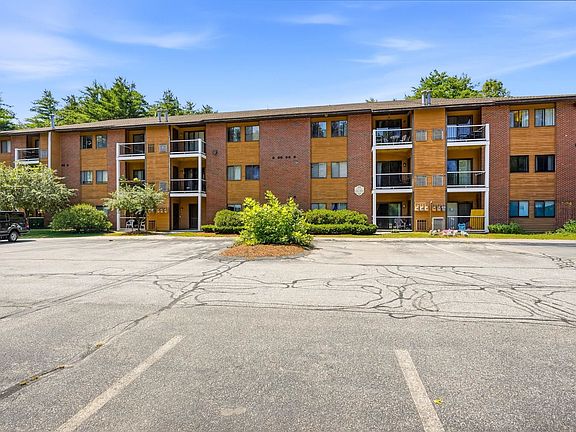 2nd image of 19 Blackstone Drive #1914
