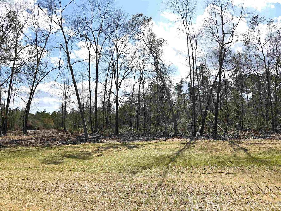 1st image of 8 Creek Bluff Dr