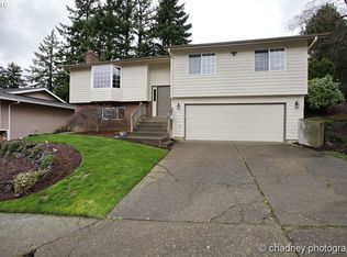 1032 SW 10th Dr, Gresham, OR 97080