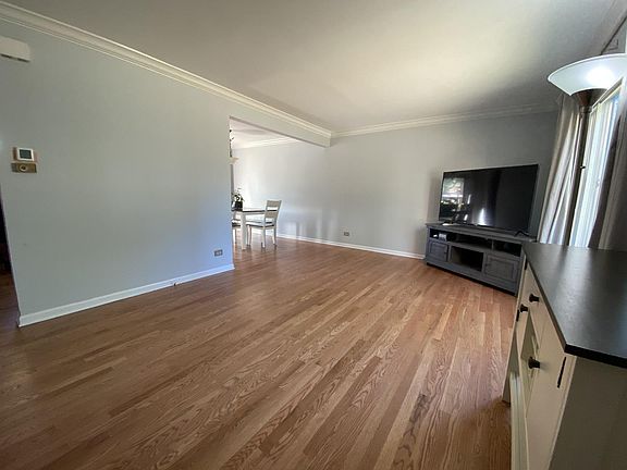4th image of 1S179 Michigan Ave