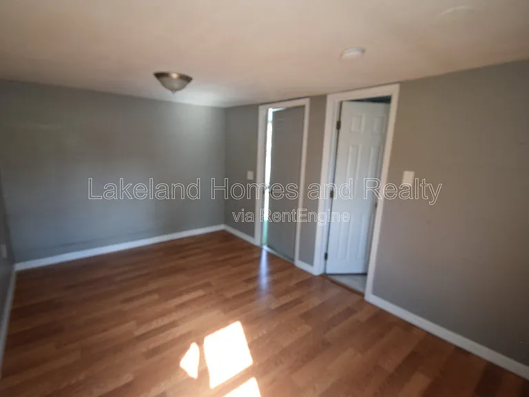 1060 E Wabash St #2 — Photo 5