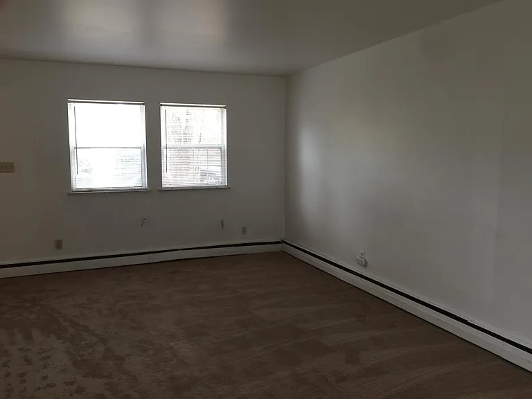 1300 Rosewood Ct — Photo 15