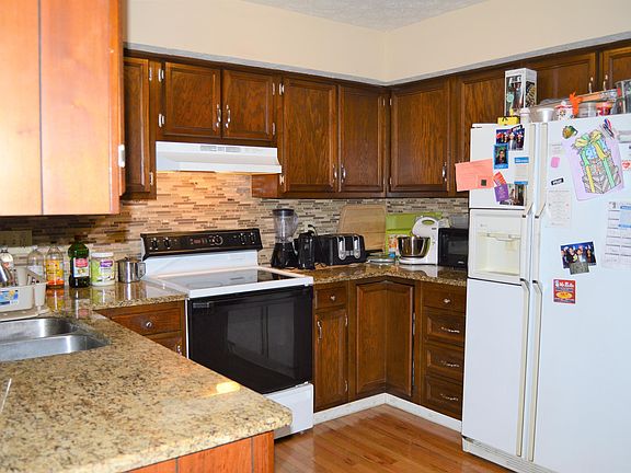 4th image of 2046 Sumac Dr