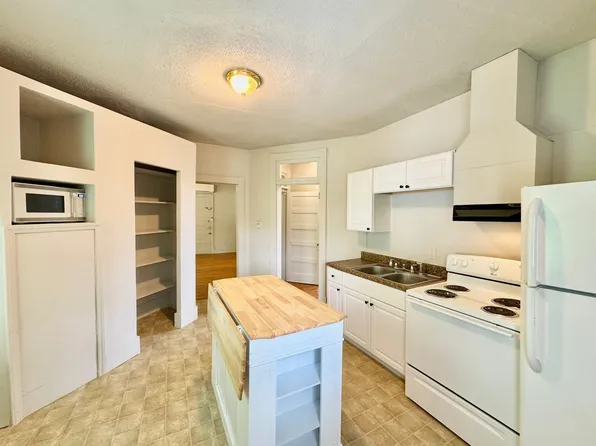 North Mecklenburg Duplexes, 215 N Mecklenburg Ave #215B, South Hill, VA 23970