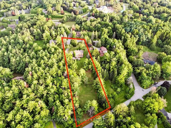 243 Ridge Rd, Aurora, ON L4G 0M3