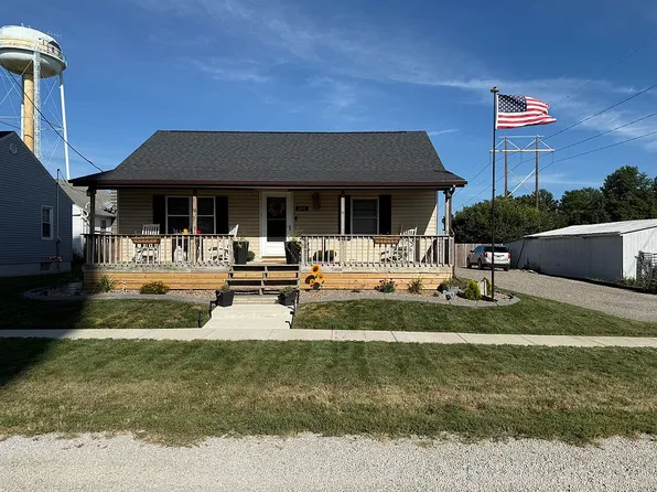 210 S Main St, Latham, IL 62543