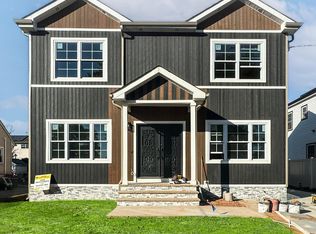 53 Spruce St, Port Reading, NJ 07064