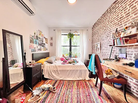 Rented by ERNY LLC | media 23