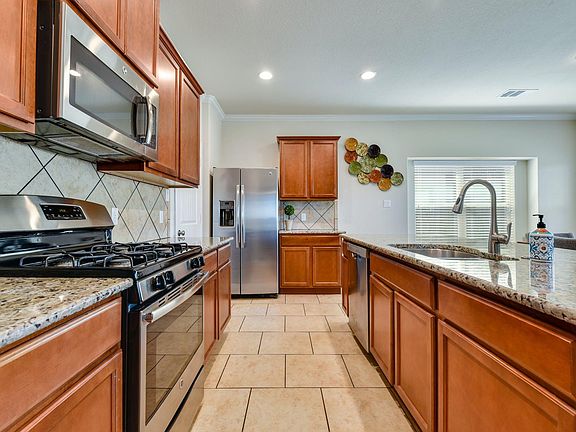 5th image of 1301 Gaviota Ln