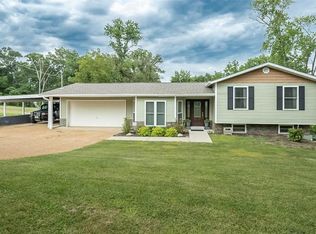 209 Laverne Dr, Fenton, MO 63026