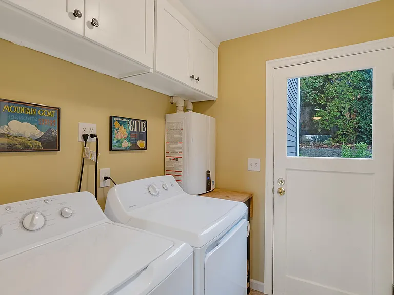 6718 SW 36th Ave — Photo 17