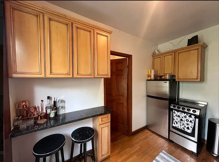 1st image of 530 E 13th St #23
