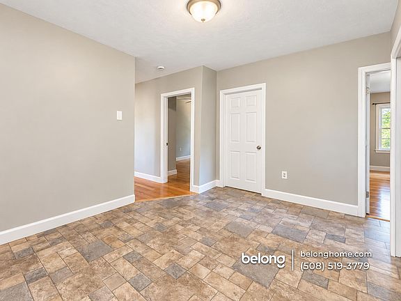 4th image of 8 Zabelle Ave #2
