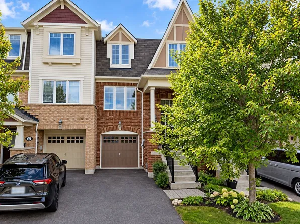 19 Signature Ln, Brampton, ON L7A 0T2