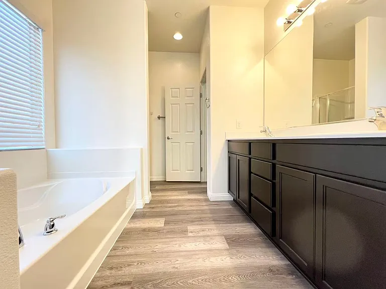 1146 Bobby Basin Ave — Photo 16