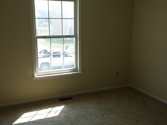 4th image of 2516-2518 Bent Oak Ct
