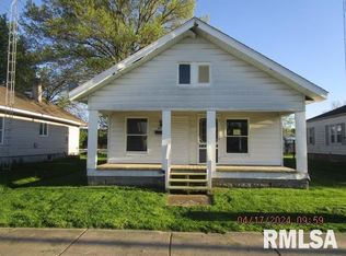 210 W Ray Ave, Christopher, IL 62822