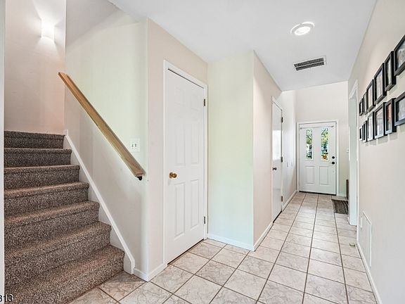 3rd image of 366 Pond Rd