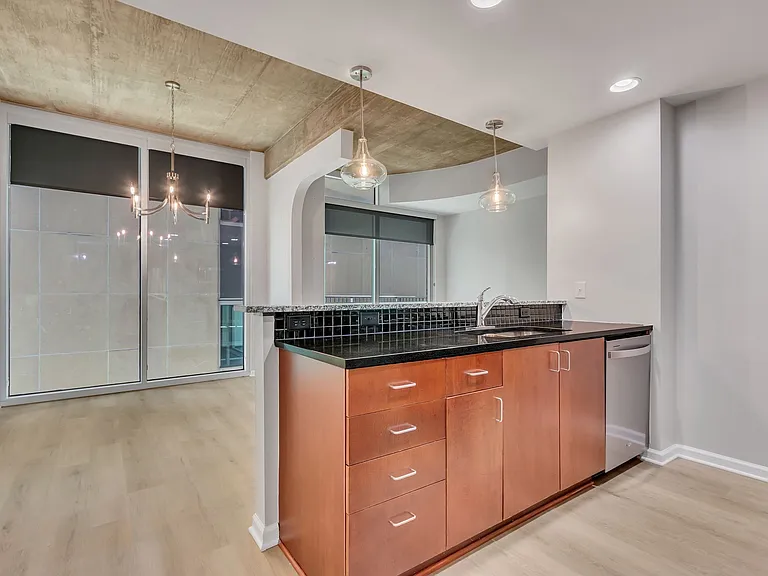 415 Church St #1105 — Photo 10