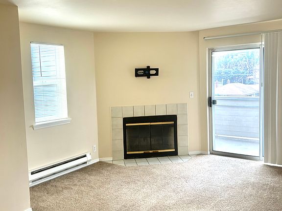 2nd image of 5034 Fauntleroy Way SW APT 202