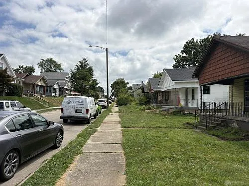 1620 Gondert Ave — Photo 4