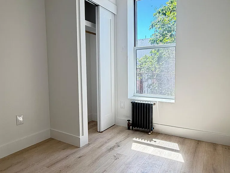 32 Patchen Ave #5 — Photo 8