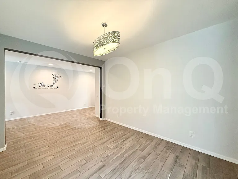 1312 E Gemini Pl — Photo 5