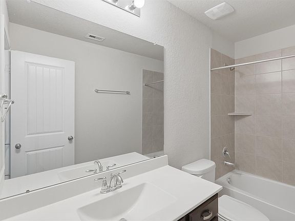 5th image of 18326 Pin Oak Lake Dr