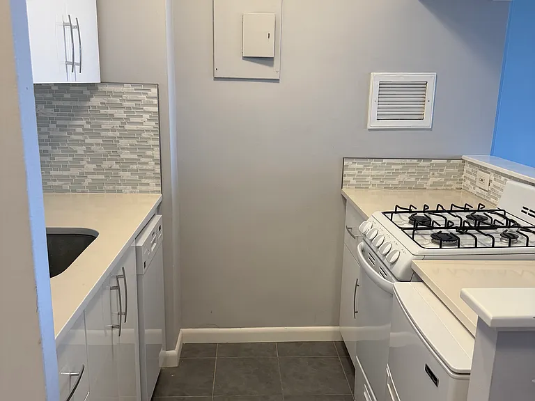 200 Locust St #25E — Photo 3
