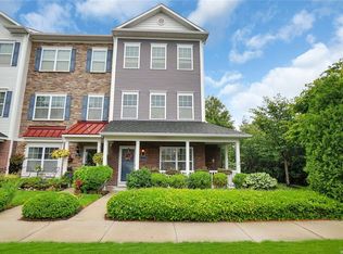 1 Lager Ln, Patchogue, NY 11772