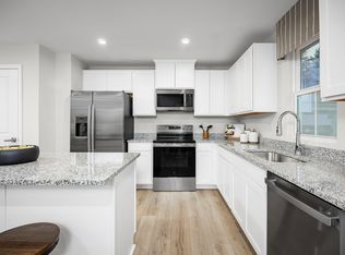 6123 Leonardo Run, Ontario, NY 14519