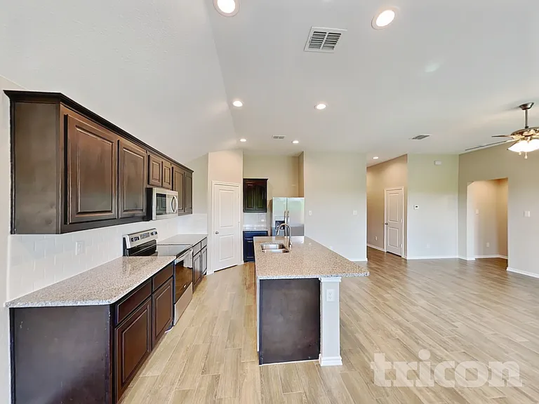 9125 Nevis Dr — Photo 5