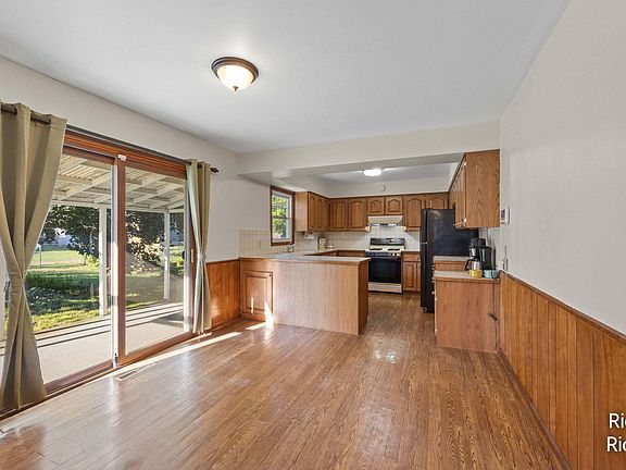 5th image of 5434 Edgelawn Dr SE
