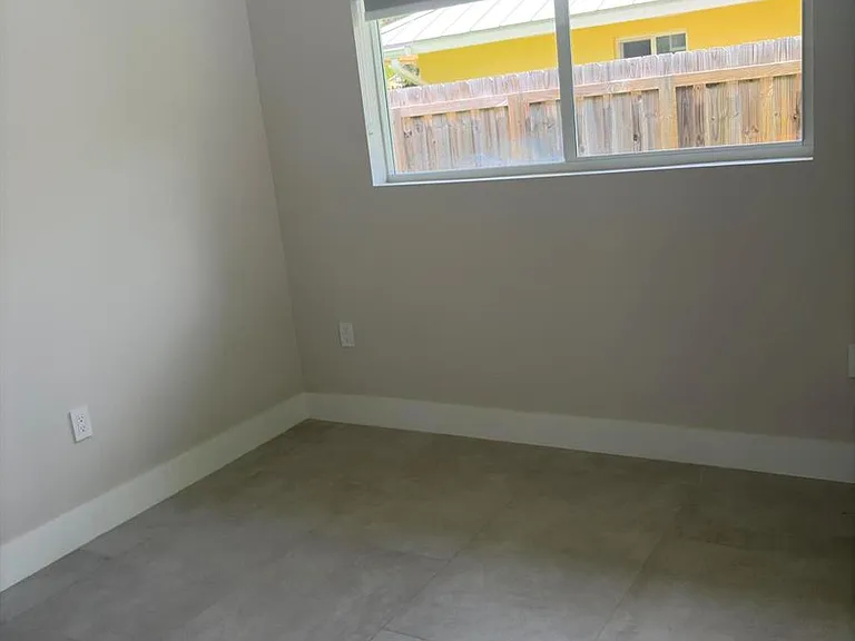 1400 NW 4th St — Photo 16