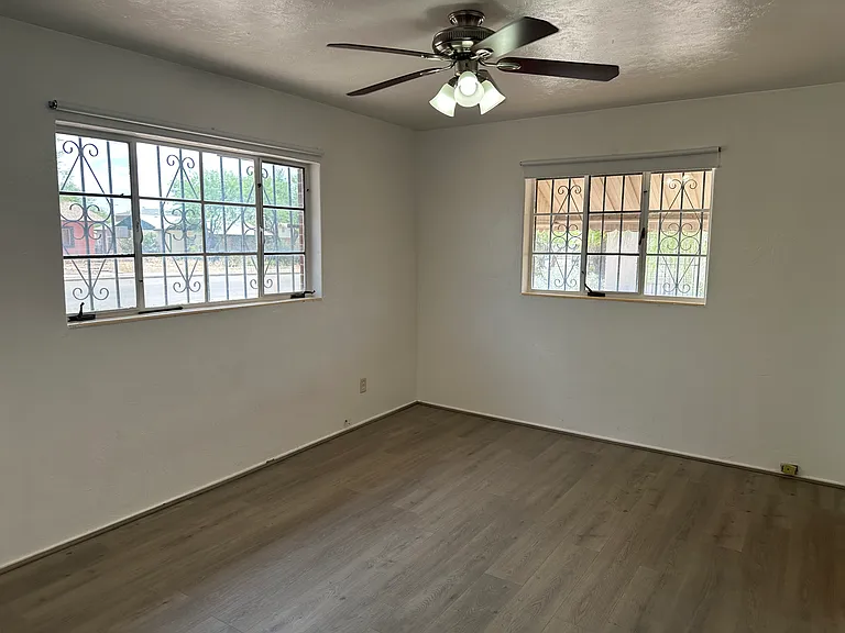 1739 E Edison St — Photo 12