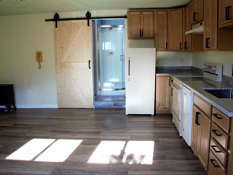 1st image of 160 Santa Clara St #1