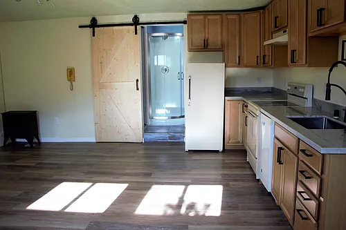 160 Santa Clara St #1 Photo 1