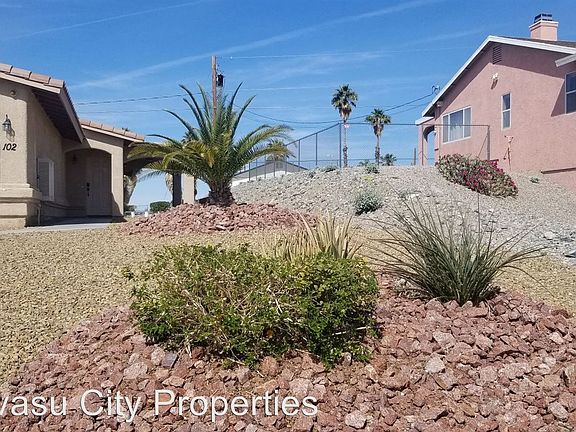 3rd image of 3009 Winterhaven Dr Unit 102